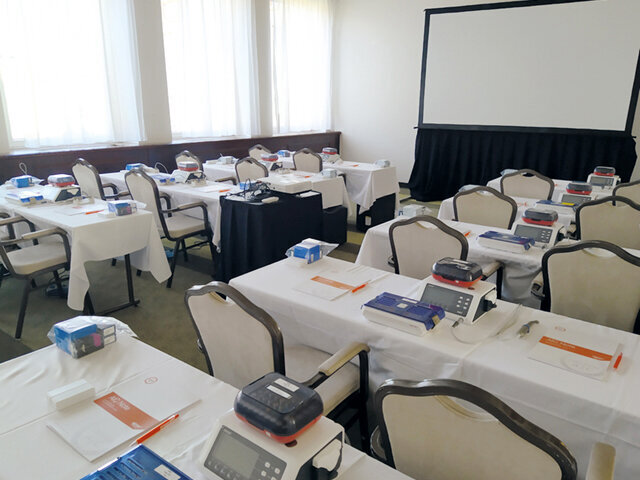 V sobotu již bylo vše připraveno na praktické kurzy - sál 2