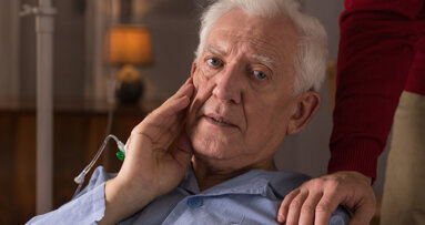 Frequency of dental visits dramatically decreases after dementia diagnosis