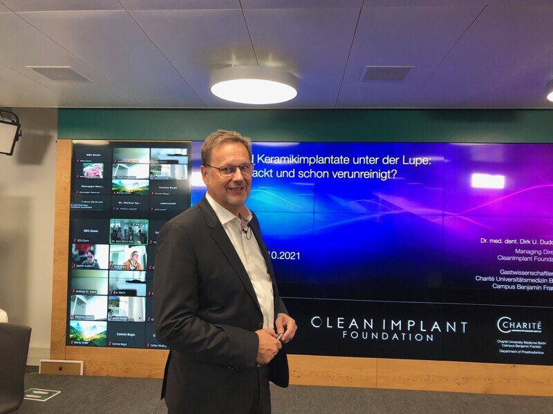 Dr Dirk Duddeck, CleanImplant Foundation’s Head of Research, at the first Joint Congress for Ceramic Implants (JCCI) on October 15, 2021 in Switzerland: The non-profit CleanImplant Foundation has awarded it’s “Trusted Quality Seal“ to the implant system SDS2.2.