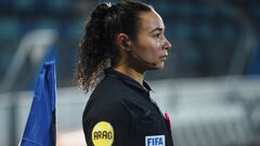 Franca Overtoom – assistent-scheidsrechter