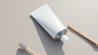 Vương quốc Anh tiến tới phát triển bền vững thông qua việc sử dụng ống kem đánh răng có thể tái chế