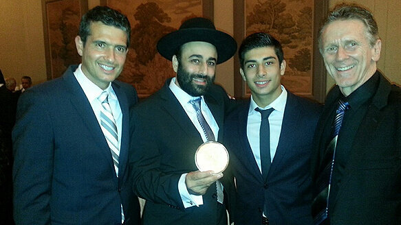 Dr. Bernard Fialkoff delivers periodontal seminars for AGD and Puerto Rican Dental Society