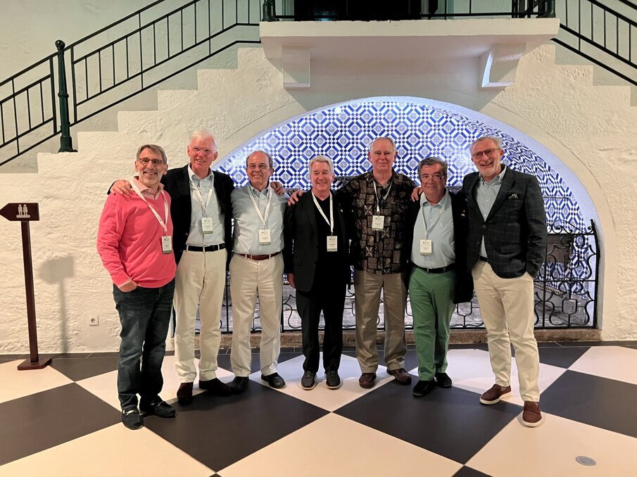 Da destra a sinistra: dr. Dov Sydney, Editor Internazionale e Presidente Eletto; dr. Walter van Driel, attuale Presidente Europeo; dr. Gil Alcoforado, Past President; dr. Joe Kennealy, Segretario Generale ICD Mondo; dr. Richard Smith, Presidente Mondo; dr. Werner Lill, Vice Presidente Europeo; dr. Mauro Labanca, Registrar Europeo e International Councilor.
