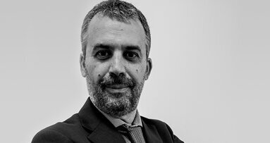 Il microscopio operatorio: razionale clinico di uno strumento “superfluo”