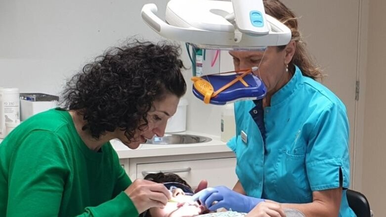 Behandeling van het (melk)gebit: prioritering van causale therapie