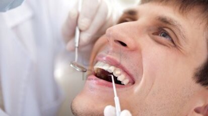 Το φύλο του ασθενή πρέπει να θεωρηθεί ένας εξατομικευμένος παράγοντας κινδύνου για την εκτίμηση κινδύνου ανάπτυξης περιοδοντίτιδας