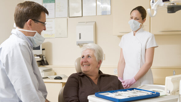 IGZ inspecteert strenger op mondzorg voor ouderen