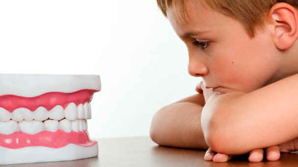 La sola educazione all’igiene orale è insufficiente