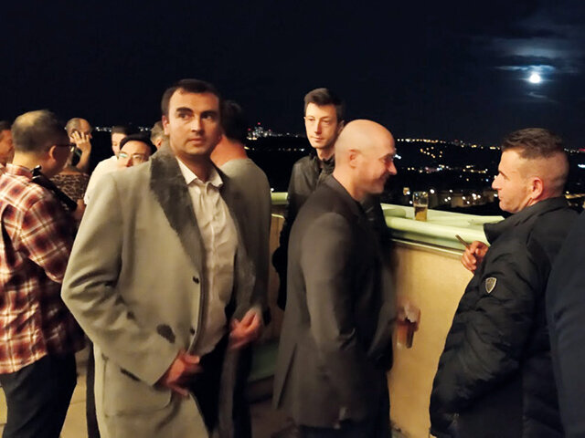 popovídat si s kolegy...