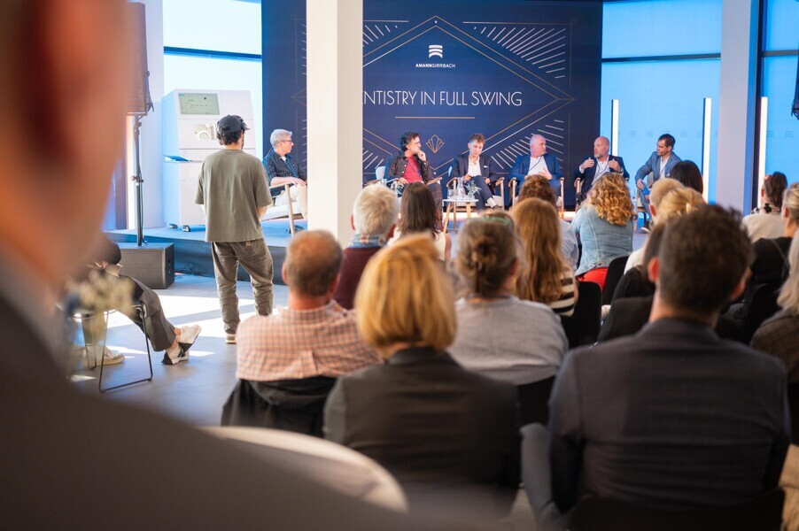 During the panel discussion, future trends in the dental market were discussed.