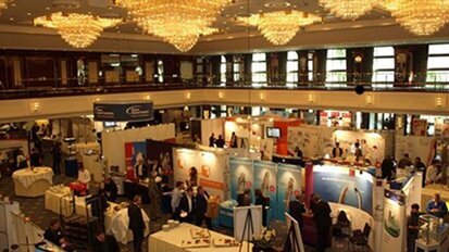 Karies- und Parodontitisprophylaxe mit Konzept in Köln Karies- und Parodontitisprophylaxe mit Konzept in Köln