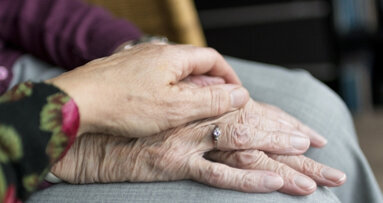 Dagelijkse mondverzorging ouderen vereist meer aandacht