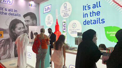 At the TePe booth, visitors learn all about preventative measures for improved oral health. (Image: Dental Tribune International)