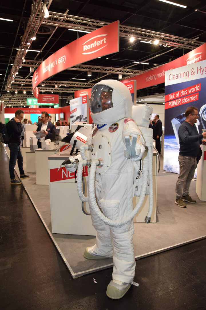 Renfert offered visitors to IDS out-of-this-world power steamer options. (Image: Dental Tribune International)
