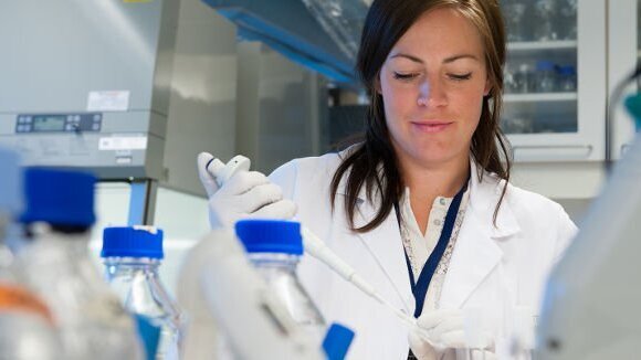 Синтетична молекула предотвратява образуването на опасни биофилми