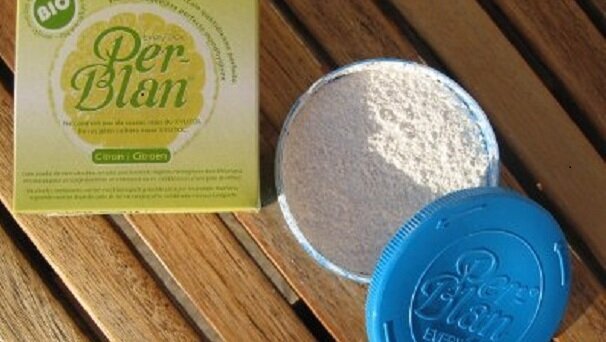 Biologisch tandpoeder als alternatief voor tandpasta