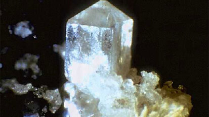 Eμφυτεύματα ζιρκονίας VS εμφυτεύματα τιτανίου