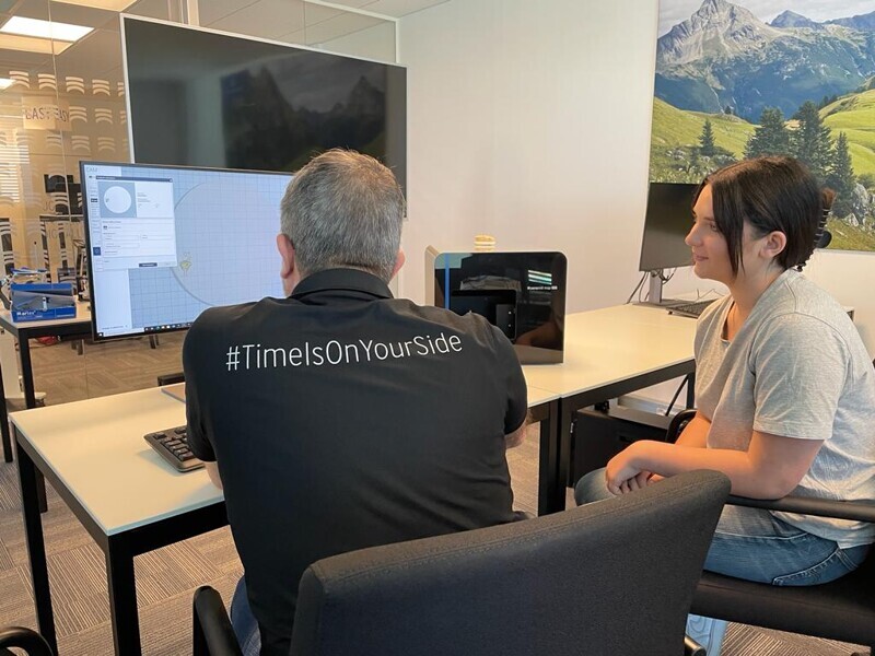 Accueil d'une lycéenne pour une initialisation à un système CAD CAM CFAO