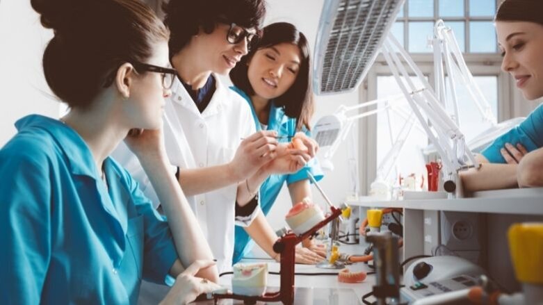 Nederlandse opleidingen Tandheelkunde starten samenwerkingsproject