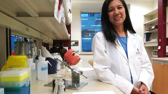 La leche evita las manchas de los dientes