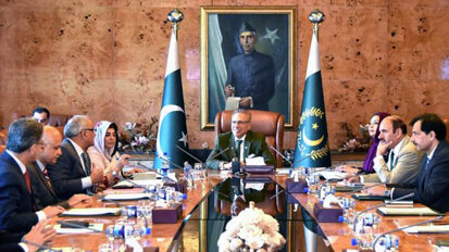 Alvi urges medical varsities to produce more doctors, nurses