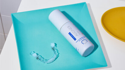 Pianka Curaprox Aligner – kompleksowa pielęgnacja zębów podczas leczenia ortodontycznego