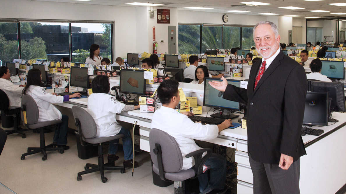 Glidewell cumple 50 años