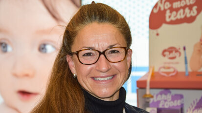 Interview: „Zuerst muss ich eine Bindung schaffen, dann kann ich den Zahnstein entfernen“ Interview: „Zuerst muss ich eine Bindung schaffen, dann kann ich den Zahnstein entfernen“