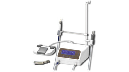 Unità combinata per chirurgia/implantologia