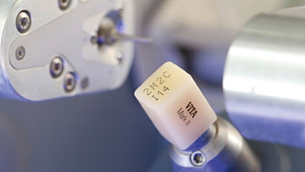 Fig. 10. El bloque VITABLOCS Mark II fijado en la unidad de fresado.