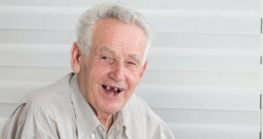 Society’s poorest have eight fewer teeth