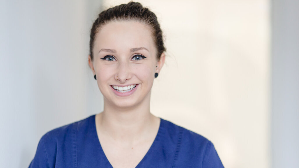 Wie das Studium zur Dentalhygienikerin meinen beruflichen Alltag veränderte: Pia Gerards berichtet