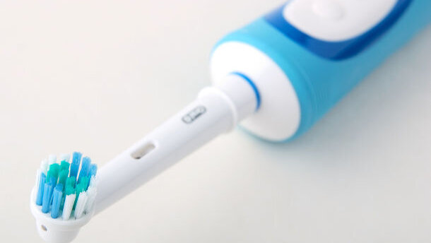 Experten nehmen elektrische Zahnbürsten unter die Lupe