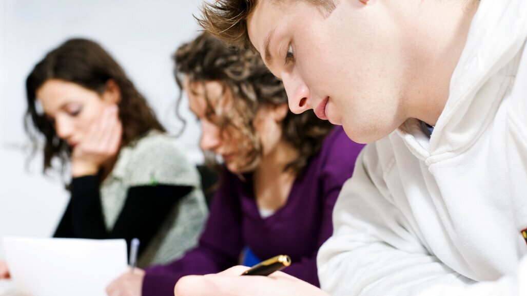 Odontologistes, pharmaciens et sages-femmes : retour au tronc commun