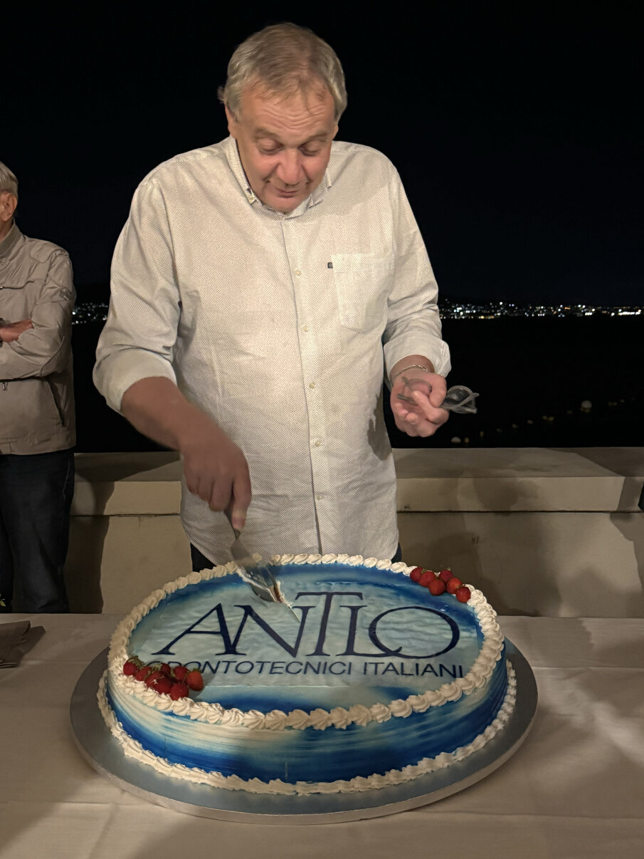 Il taglio della torta di Mauro Marin.