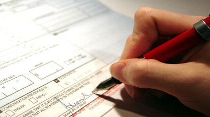 Si è allontanato lo spauracchio dell’assicurazione obbligatoria per medici ed odontoiatri fissata al 15 agosto