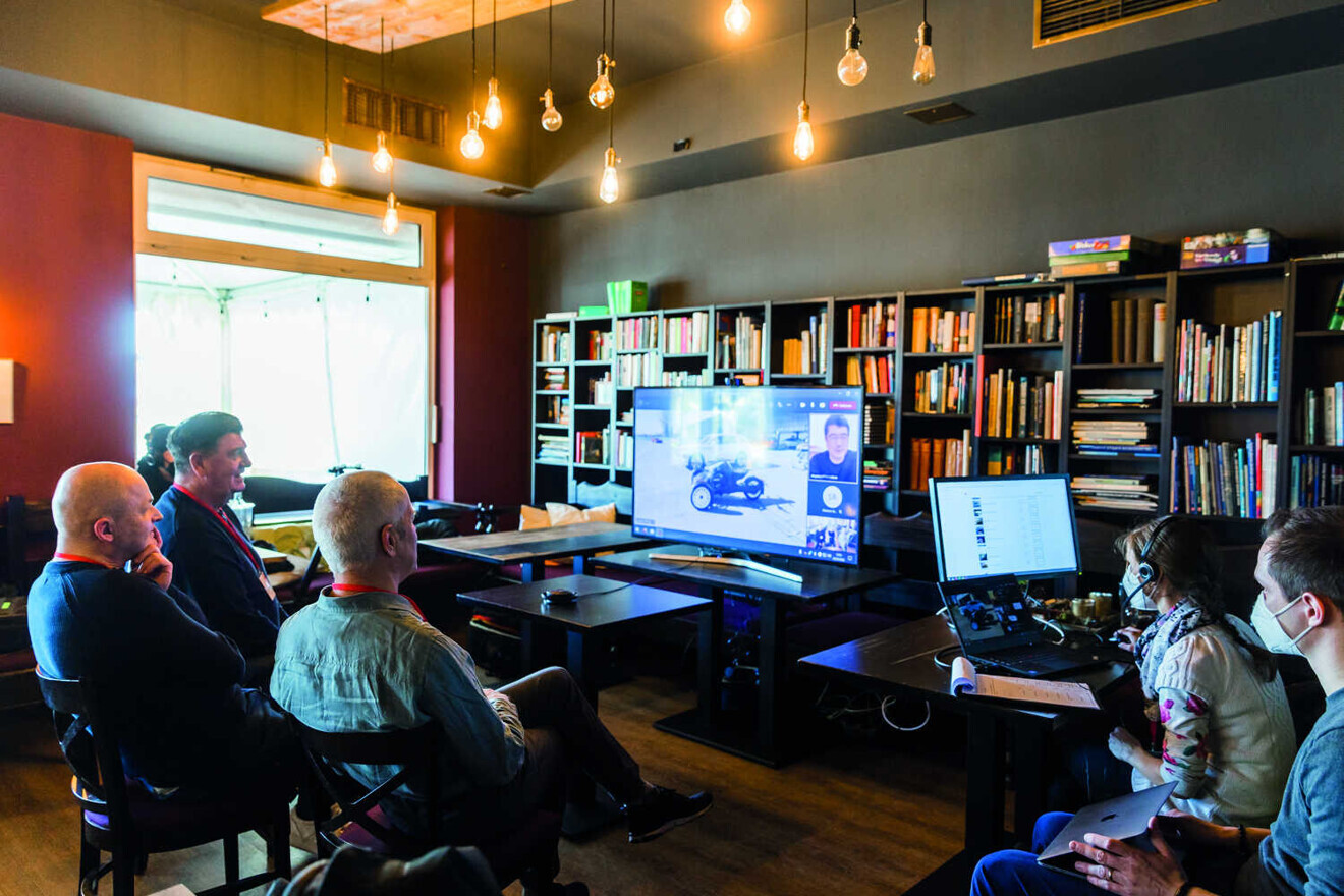 Session du jury 2022, vidéocall avec Ken Okuyama (© Red Dot)