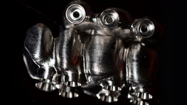 Metodyka wykonania i zalety przykręcanych konstrukcji protetycznych w przypadku braków skrzydłowych