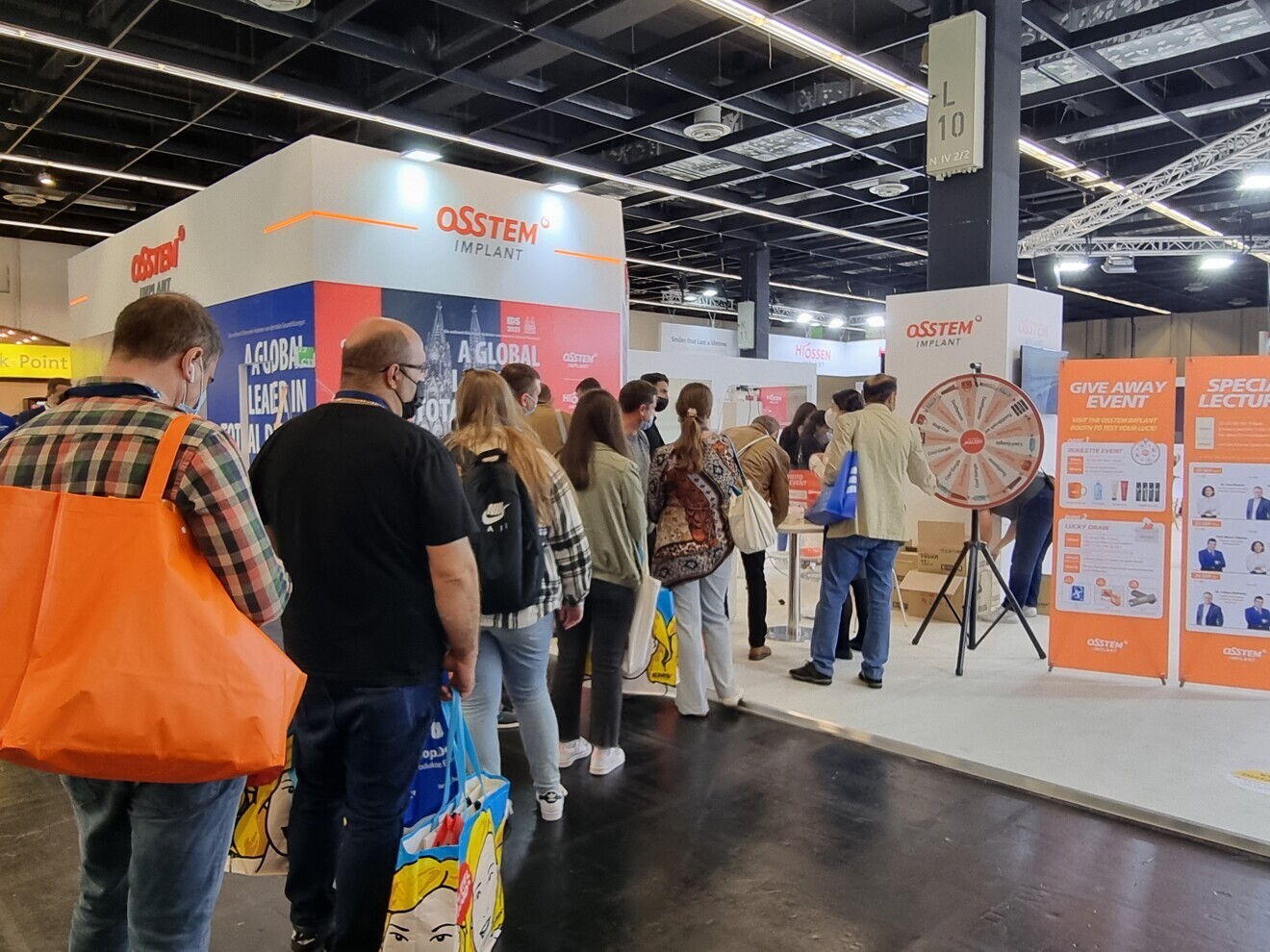 IDS attendees check out the latest advances offered by Osstem Implant.