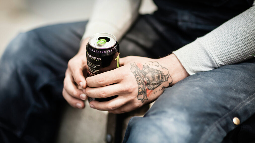 A verdade sobre bebidas energéticas e a saúde dentária dos adolescentes