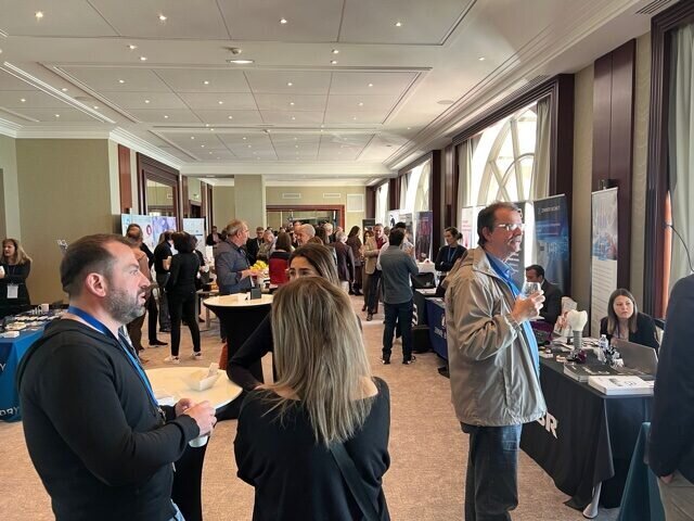 Le hall des exposants pendant la pause-café. (Photo : Dr Pascal Klopp)