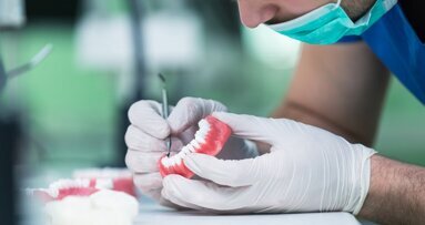 New figures reveal decline in denture use among Australians