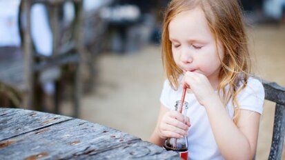 Изследователи предупреждават относно опасността от киселинните напитки