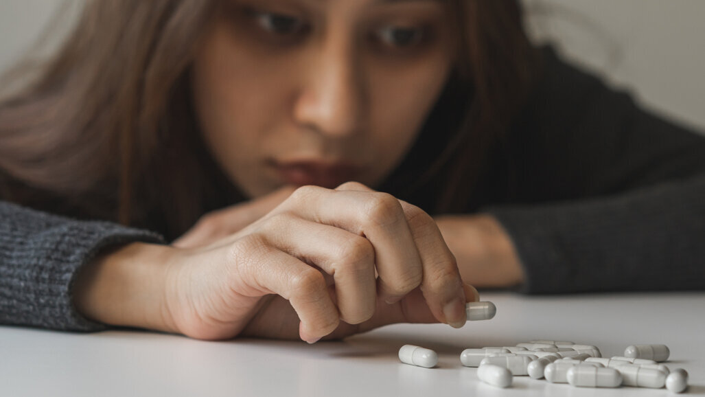 COVID-19 softened decline in US dental opioid prescriptions