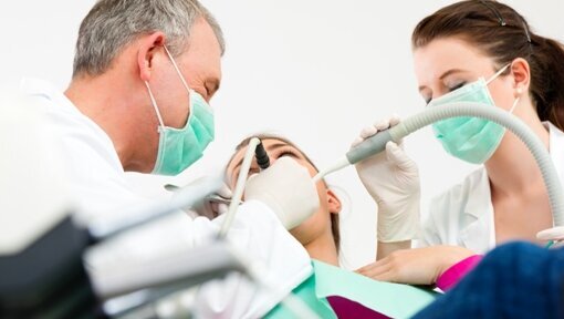 Conditie obligatorie pentru medicii romani care vor sa lucreze in Marea Britanie