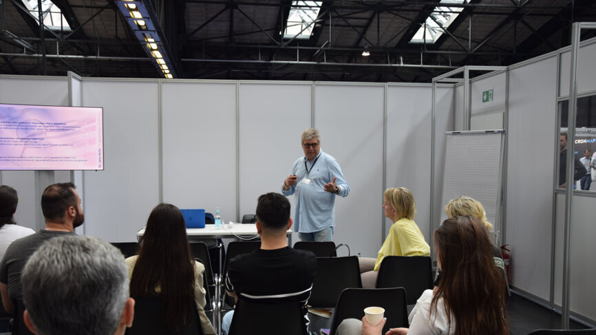 Dr Jens Nolte during his workshop on using aligner techniques with the IOS system from Medit. 