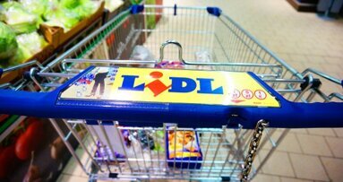 Двама мъже, обвинени в отравяне на пасти за зъби, са изправени пред съда