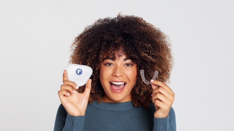 Presentan sistema de ortodoncia invisible