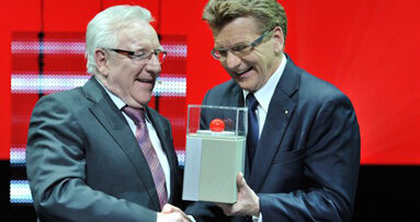 FKG Dentaire SA gewinnt Unternehmerpreis