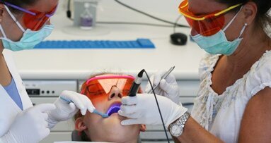 Lichtpolymerisation – Hauptsache oder Nebensache?